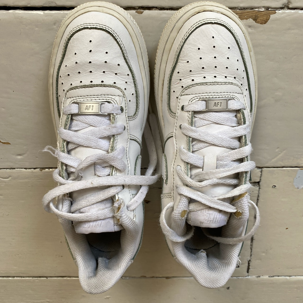 Nike Air Force 1 White (UK 5)