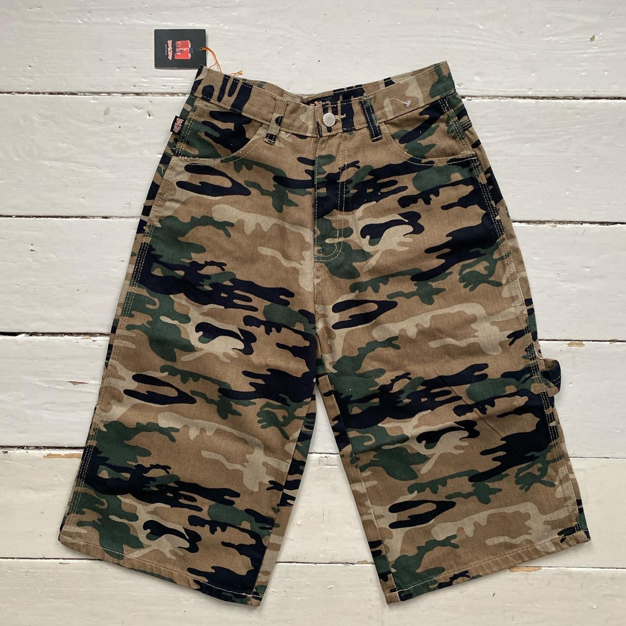 Graffiti Vintage Cargo Camouflage Shorts (26W)