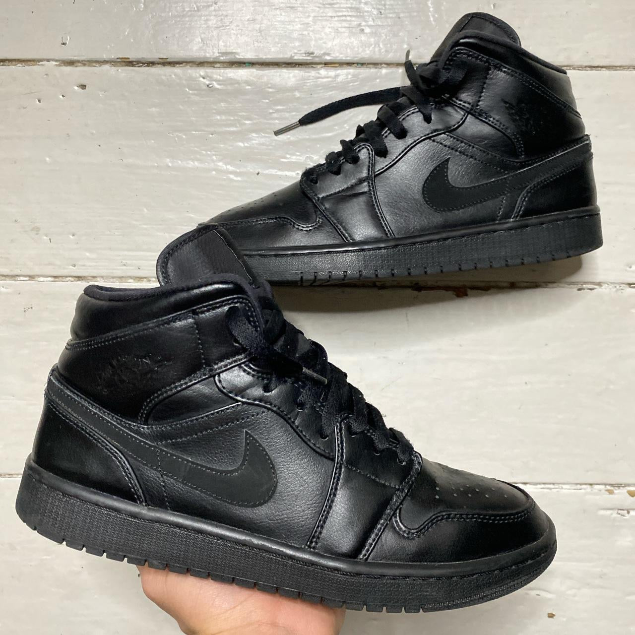 Jordan 1 Mid Black (UK 7.5)