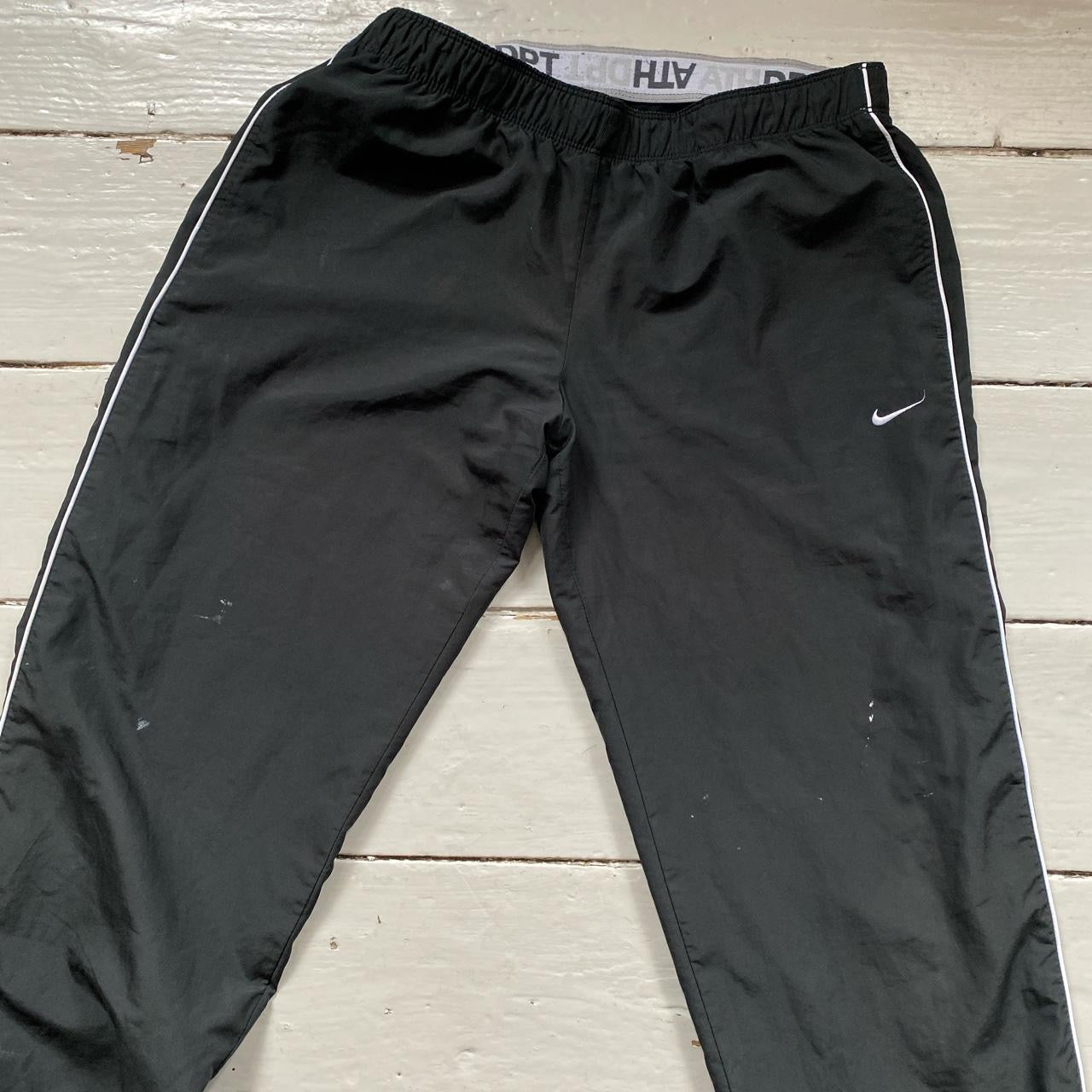 Nike Vintage Black and White Shell Bottoms (Medium)