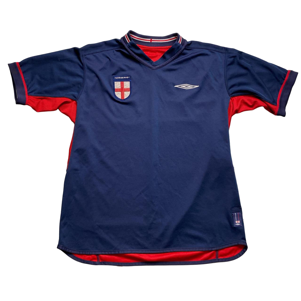 England Umbro Vintage 2004 Red and Navy Reversible Football Jersey (M)