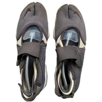 Nike Air Rift Split Tabi Toe Grey and White Trainers (UK 11)
