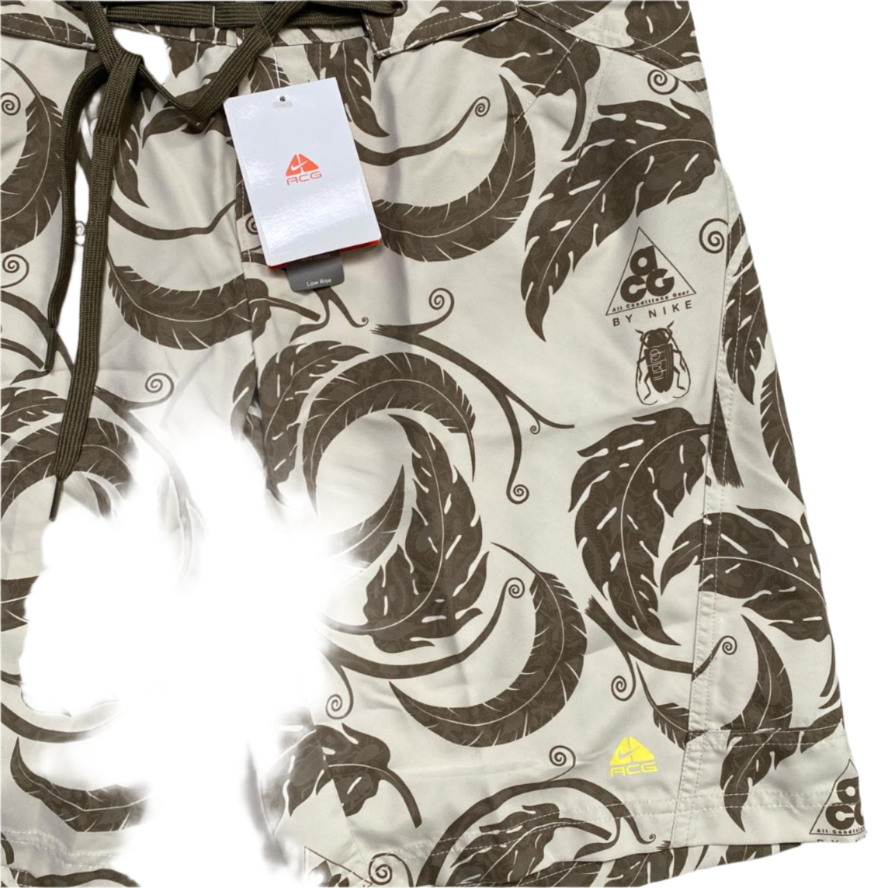 Nike ACG Vintage Y2K Cream and Brown Floral Print Shorts (S)