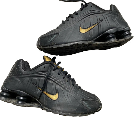 Nike Shox R4 Black and Gold (UK 4.5)
