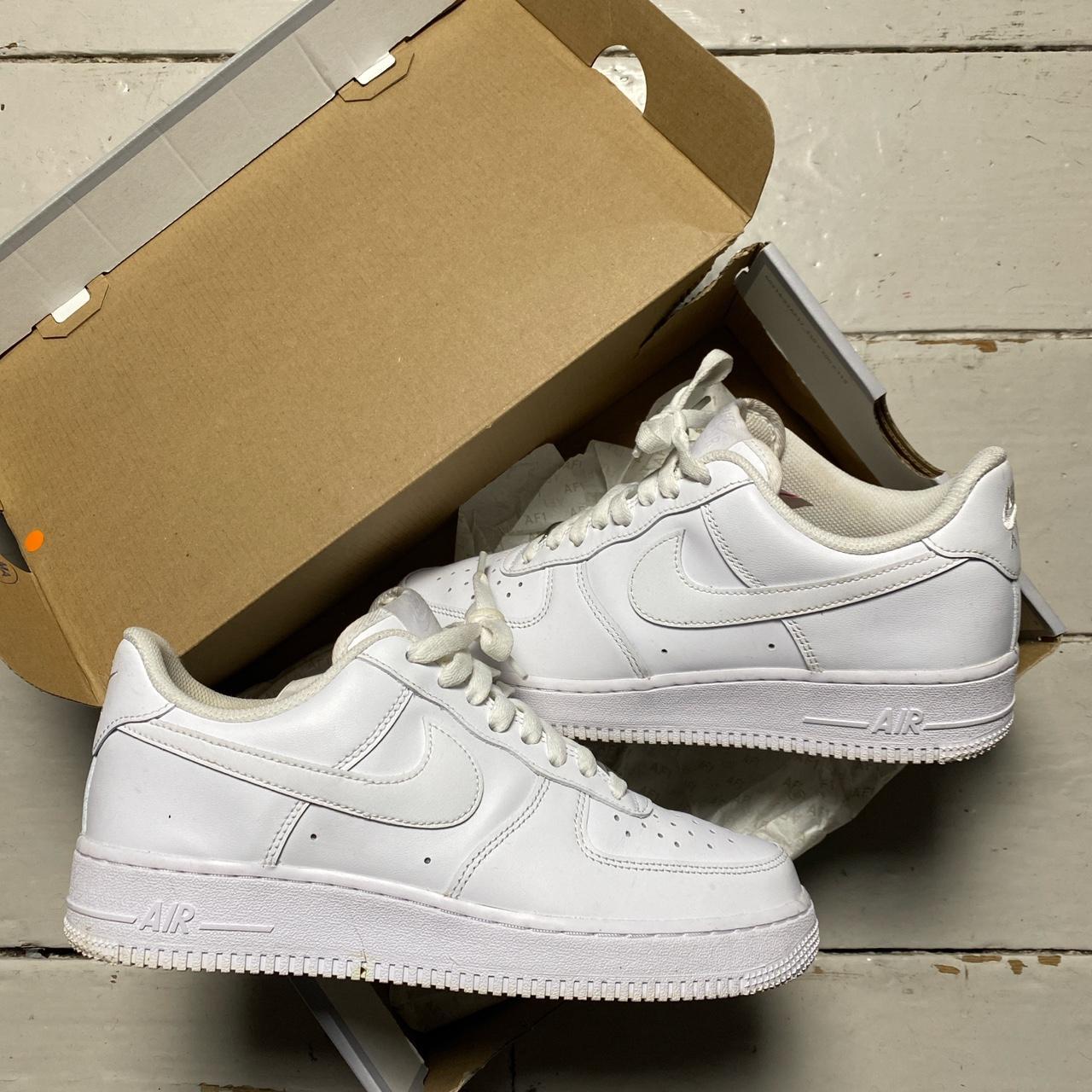 Nike Air Force 1 White Near New (UK 7)