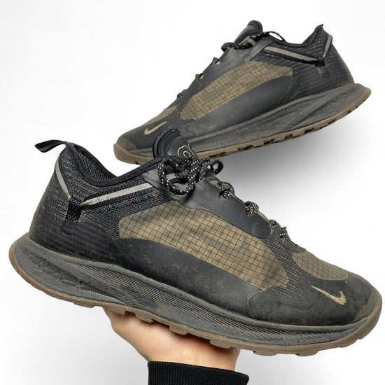 Nike ACG Running Trail Trainers Grey and Black