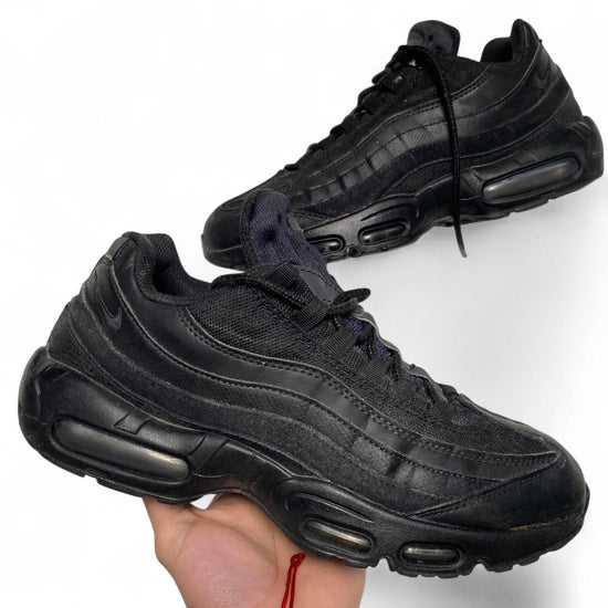 Nike Air Max 95 Triple Black Trainers (UK 8)