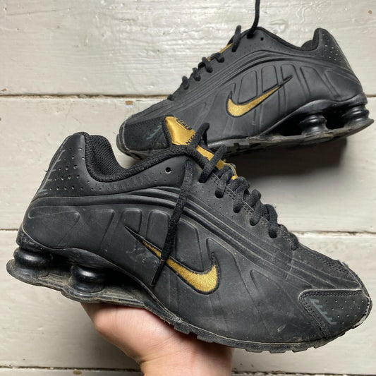 Nike Shox R4 Black and Gold