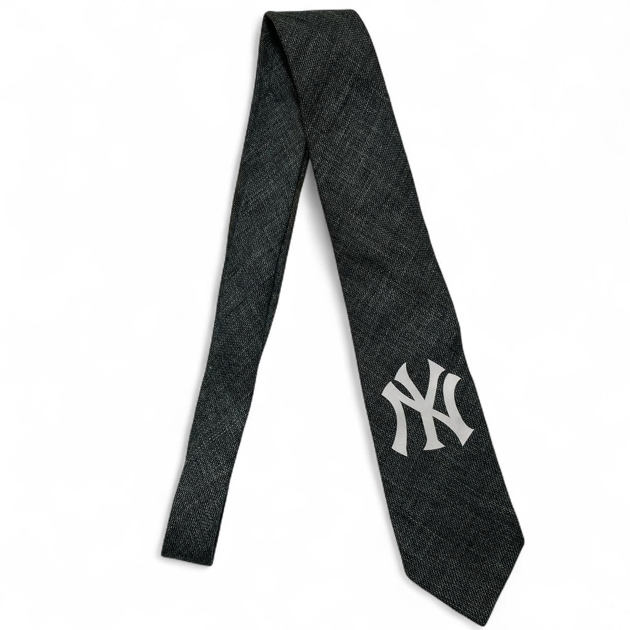New York Yankees Printed Grey and White tie