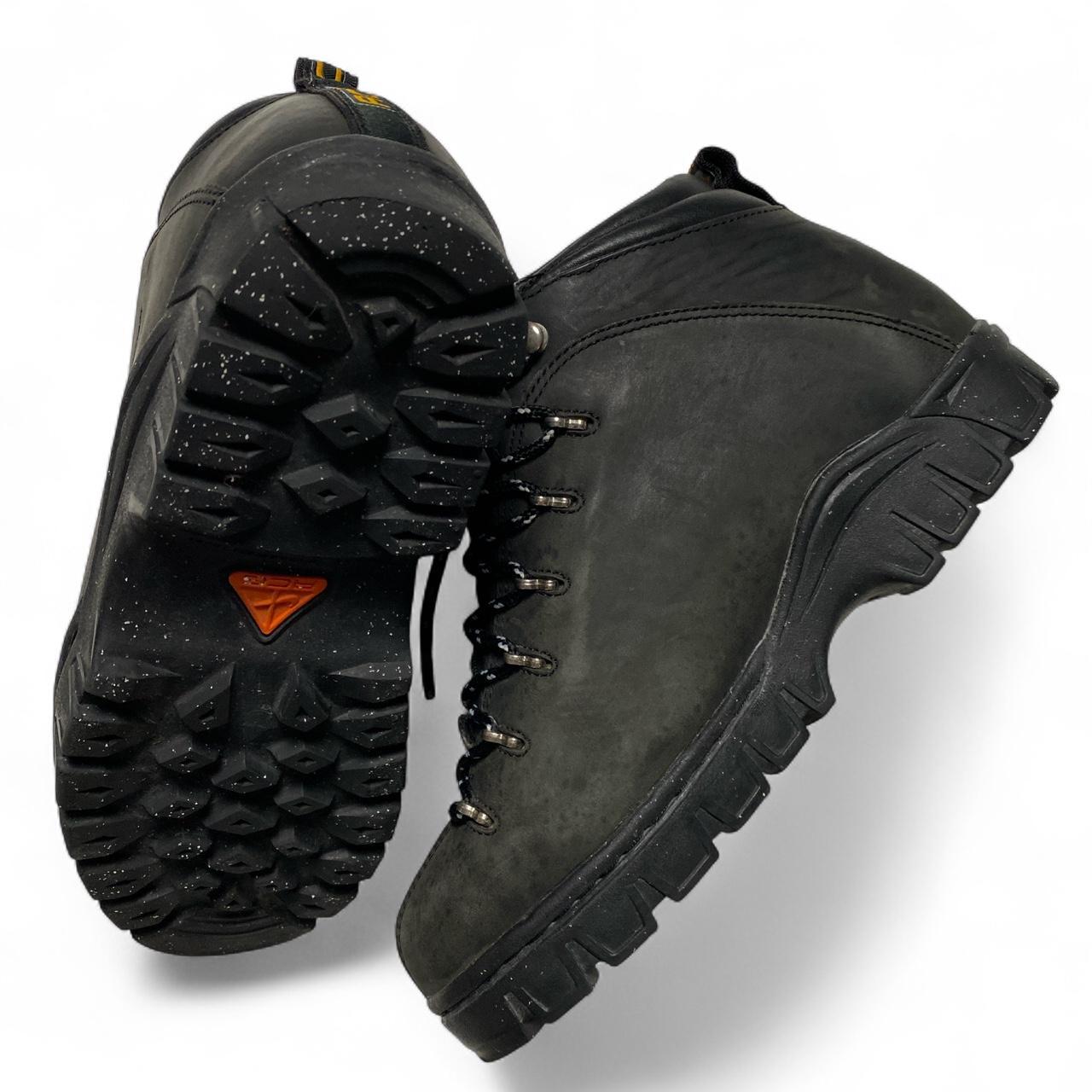 Nike ACG Vintage 90’s y2k Black and Yellow Boots