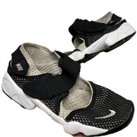Nike Rift Non Tabi Split Toe Black and White Mesh (UK 4)