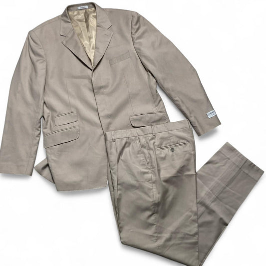 Armani Collezioni Cream Full Two Piece Suit Jacket and Trousers (XL)