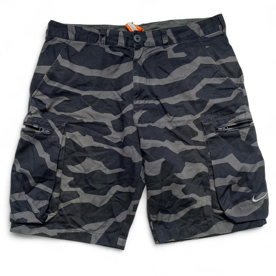 Nike Athletic Department Vintage y2k Camouflage Grey and Black Cargo Shorts (M)