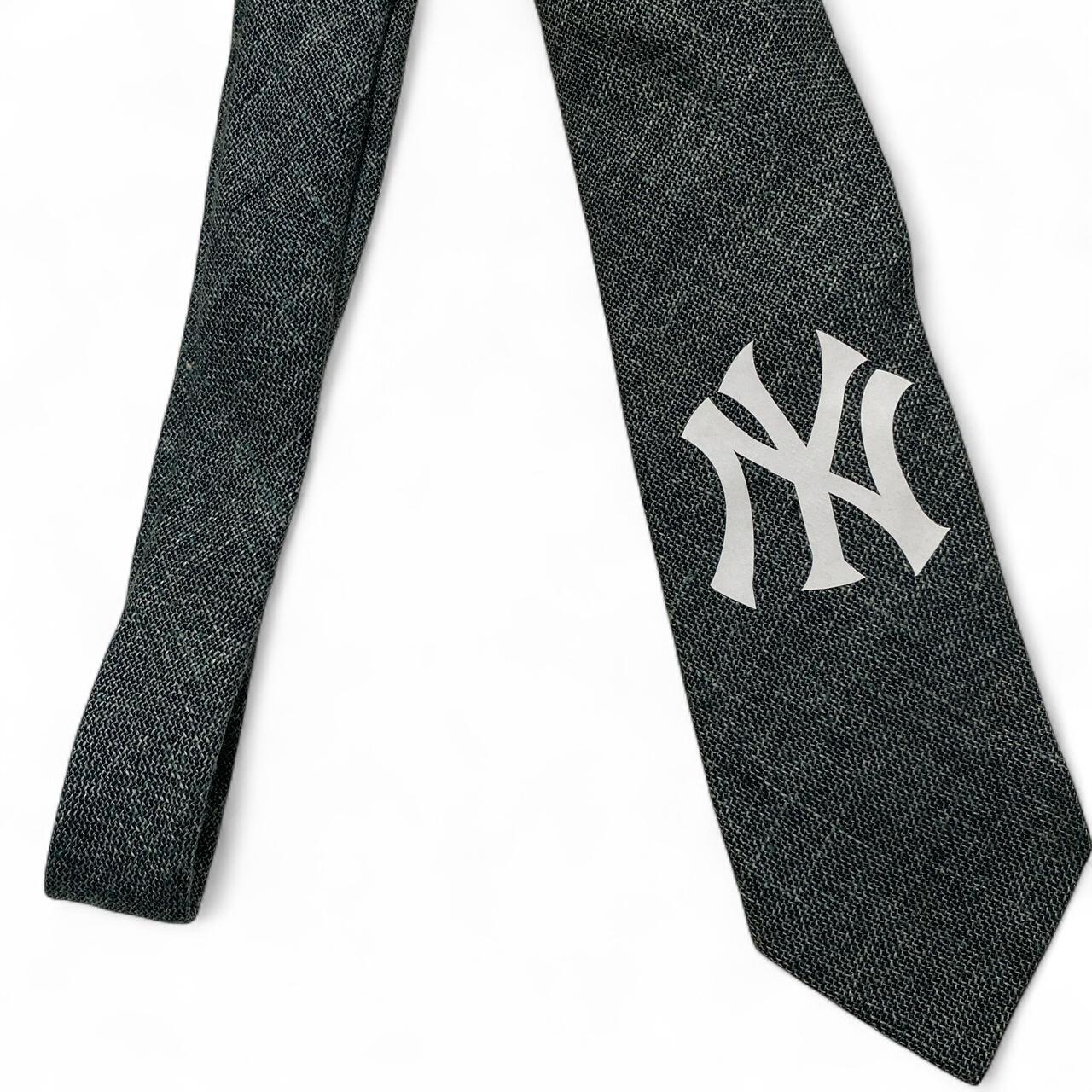 New York Yankees Printed Grey and White tie