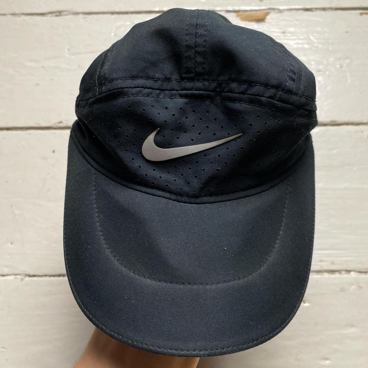 Nike Dri Fit Advantage Black and Silver Cap