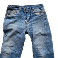 Levis 501 Blue Jeans (32W)