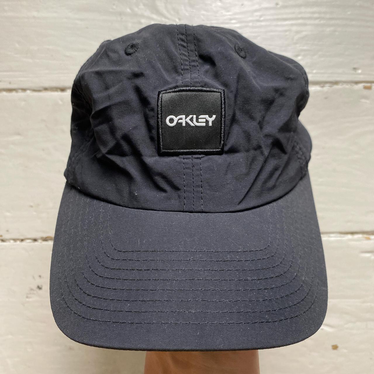 Oakely Black and White Nylon Cap