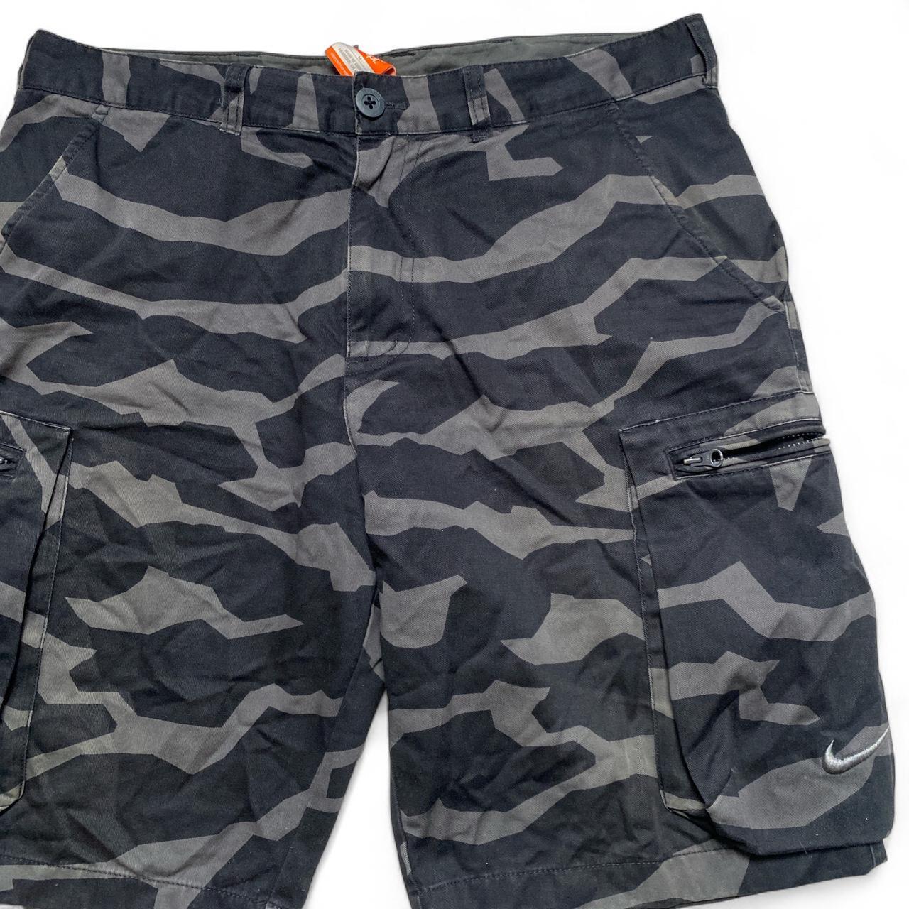 Nike Athletic Department Vintage y2k Camouflage Grey and Black Cargo Shorts (M)