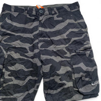 Nike Athletic Department Vintage y2k Camouflage Grey and Black Cargo Shorts (M)
