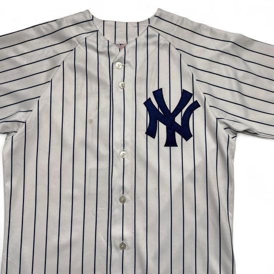 Majestic Athletic New York Yankees Vintage y2k White and Navy Pinstripe Jeter 2 Jersey (S)