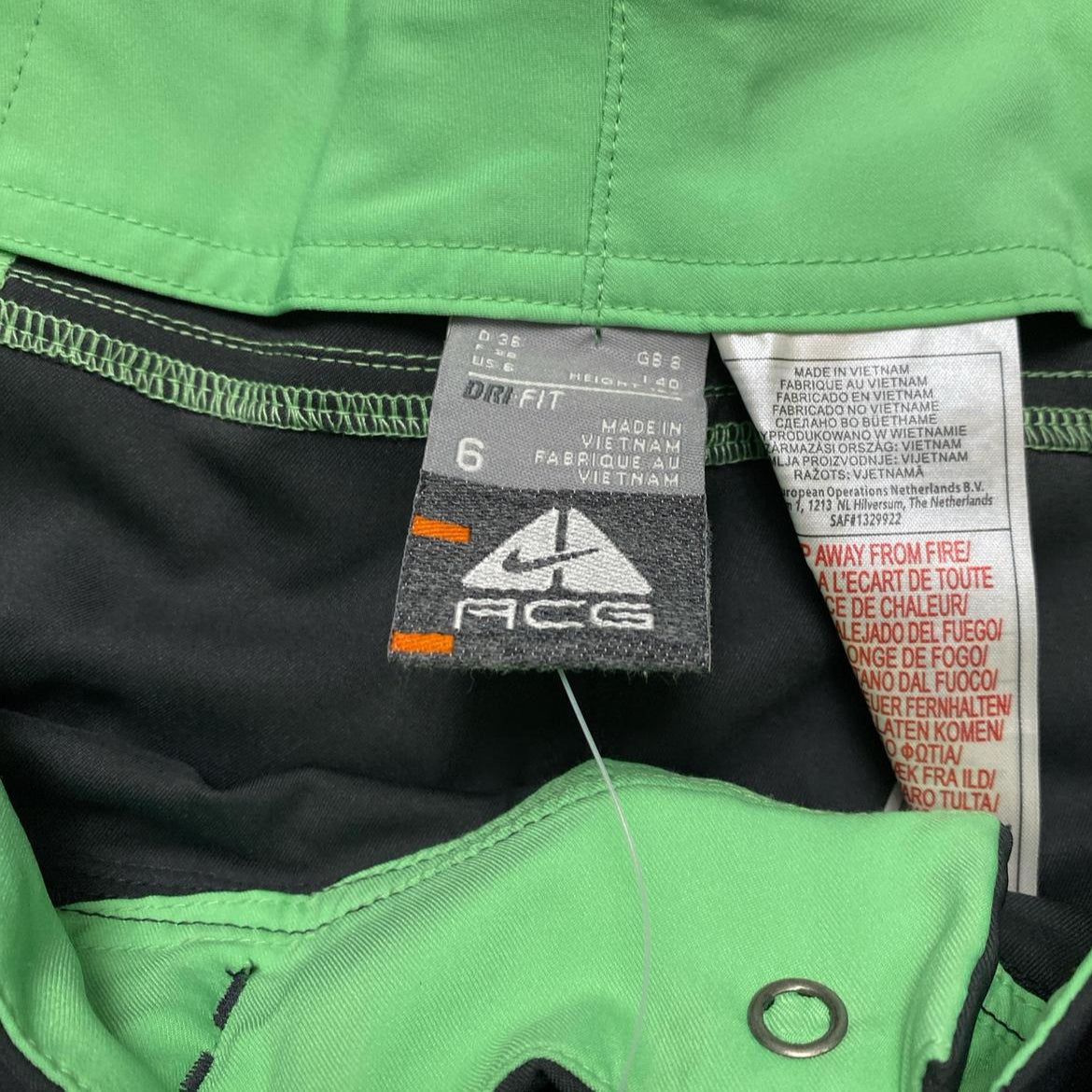 Nike ACG Vintage y2k Grey and Green Dri Fit Womens Shorts (8)
