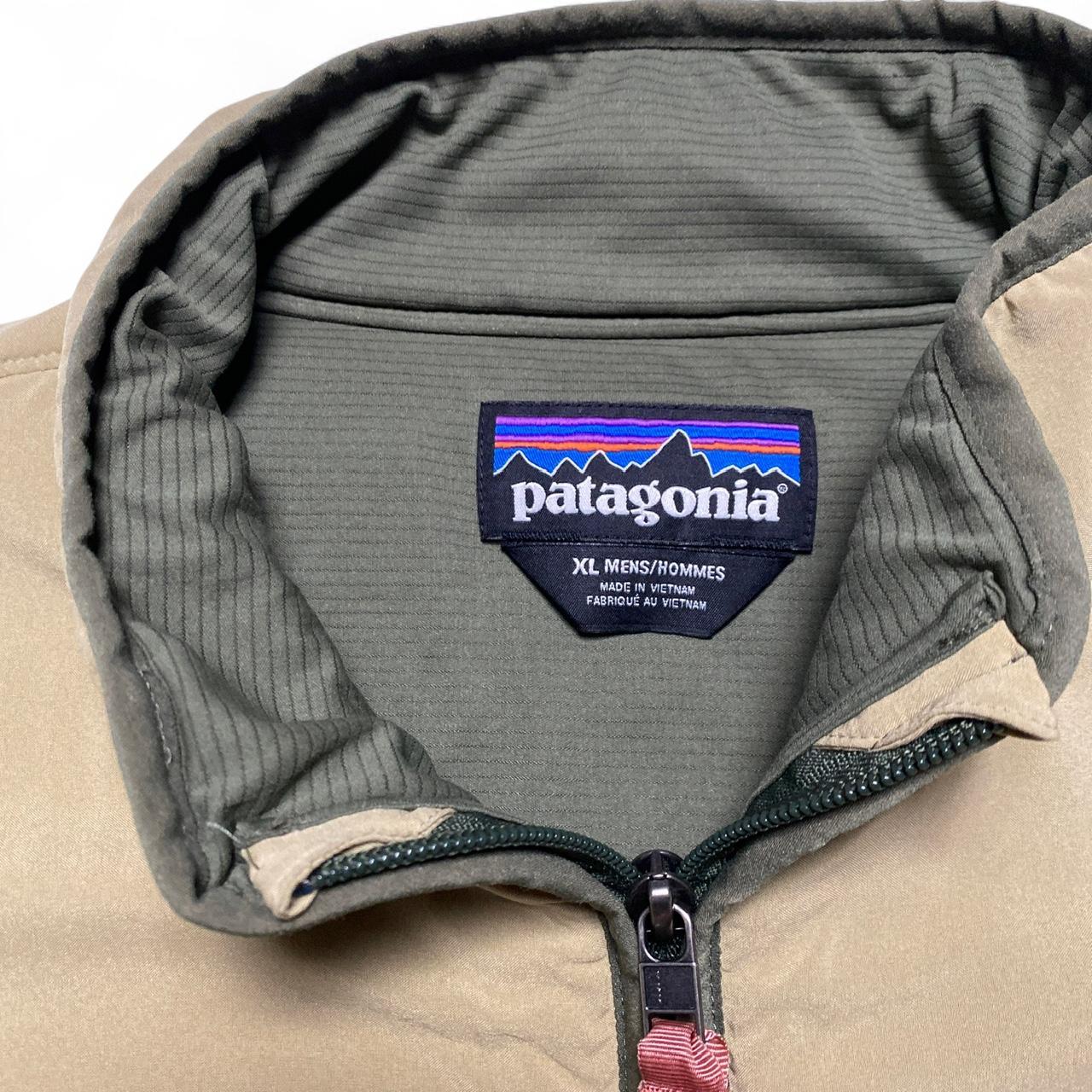Patagonia Khaki Sand and Green Lightweight Puffer Jacket (XL)