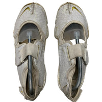 Nike Air Rift Split Tabi Toe White and Yellow Gold Swoosh Sandal (UK 7)