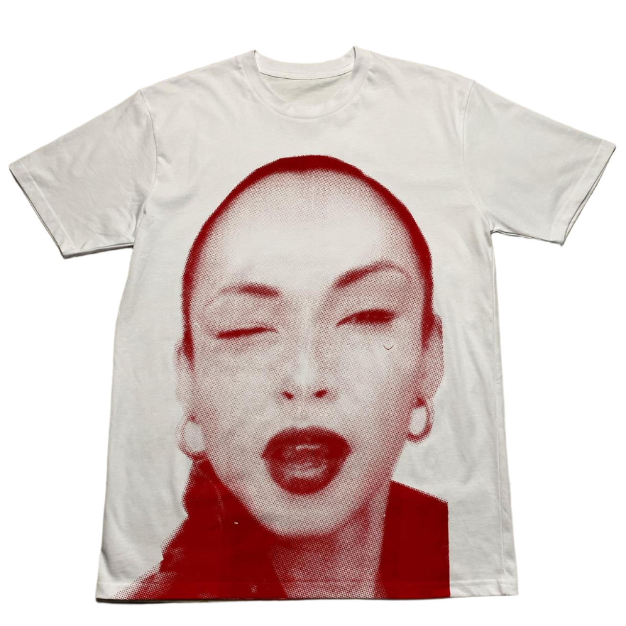 Sade White and Red Big Graphic Pout Face T Shirt (L)