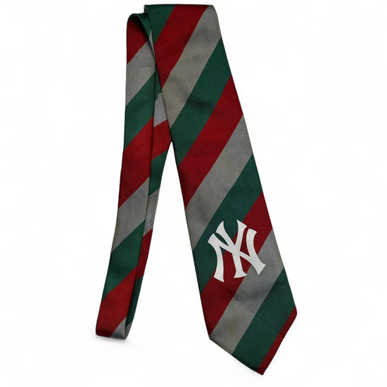 New York Yankees Print United Colours of Benetton red and green striped tie