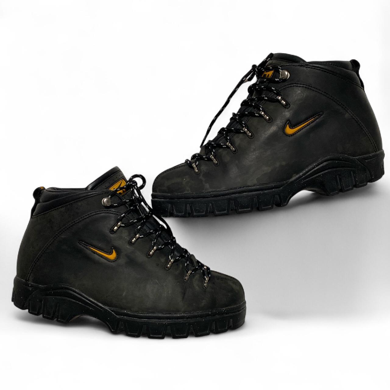 Nike ACG Vintage 90’s y2k Black and Yellow Boots