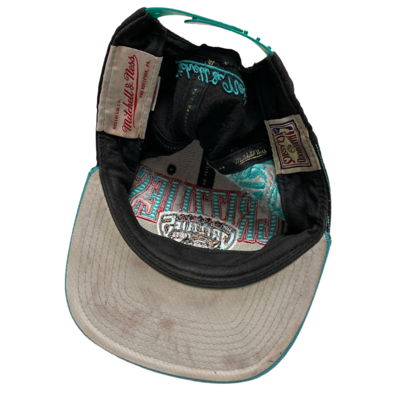 Vancouver Grizzlies Mitchell and Ness Snapback Cap Black and Blue
