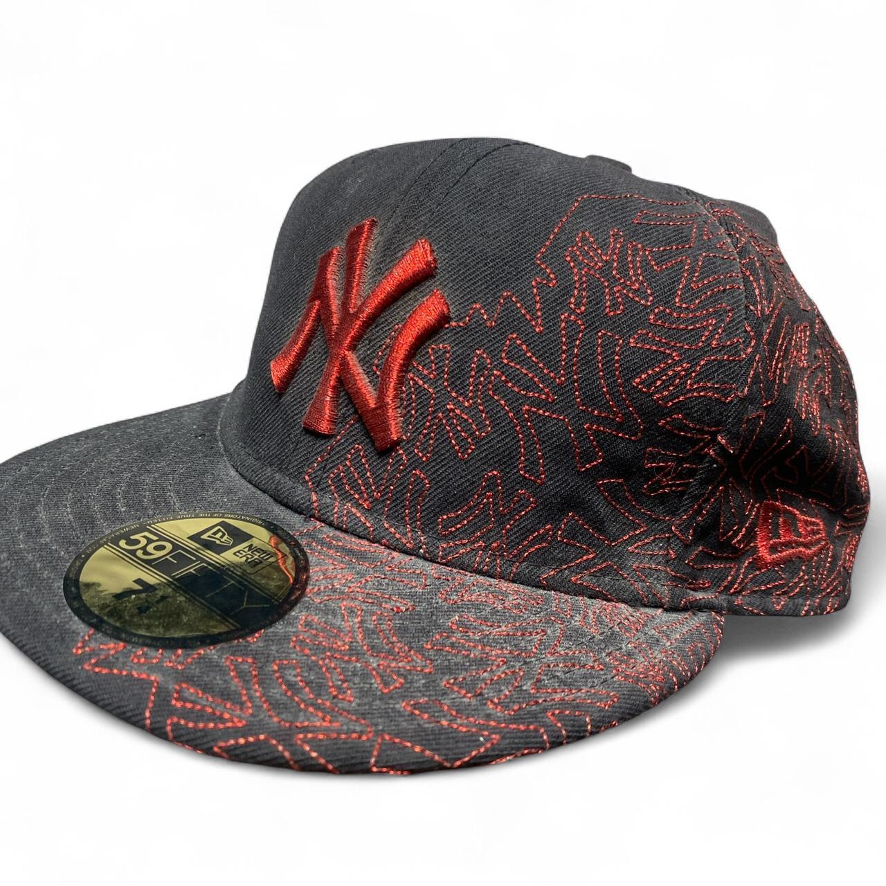 New York Yankees Black and Red Embroidery Repeat Logo Fitted Cap