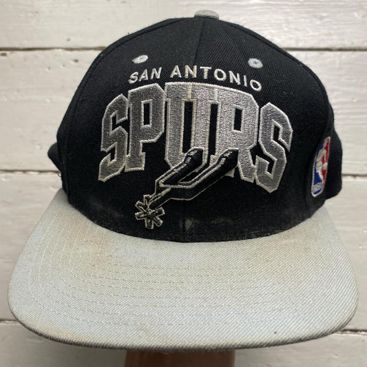 San Antonio Spurs NBA Black and Grey Snapback Cap