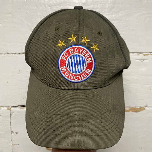 FC Bayern Munich Munchen Fitted Elasticated Cap