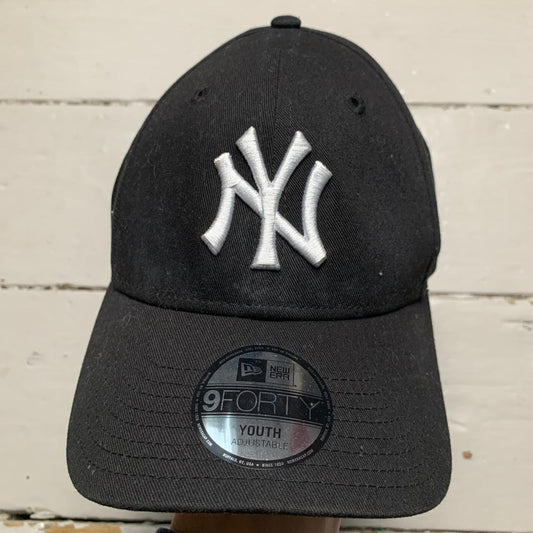 New York Yankees Black and White Cap