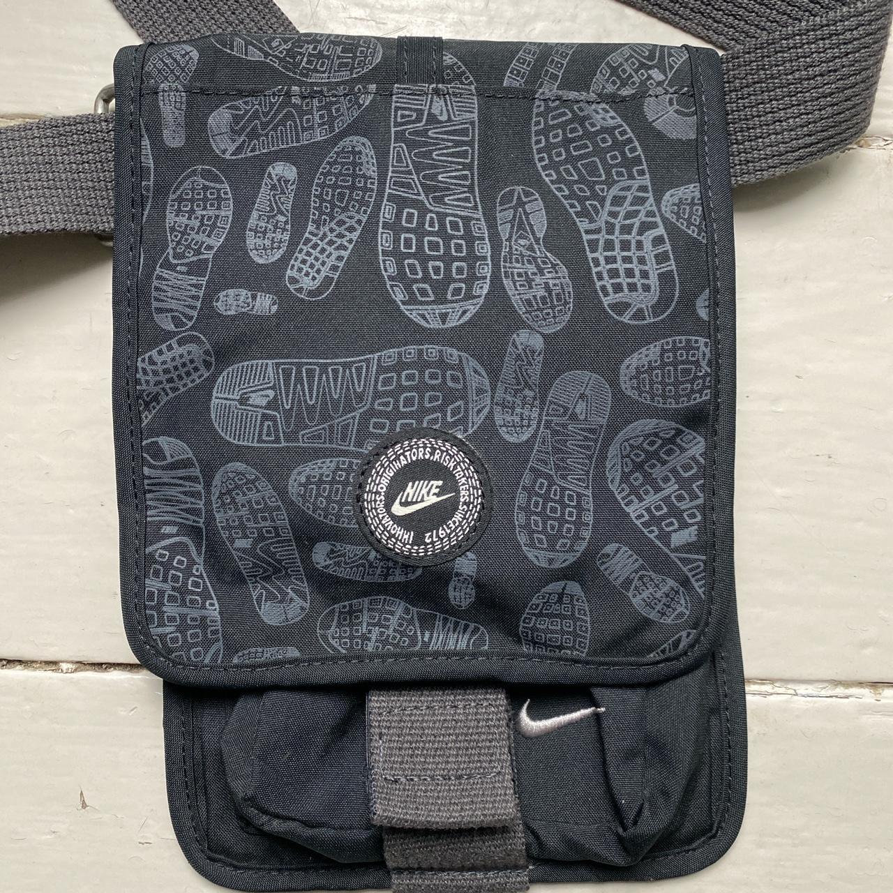 Nike Air Max Vintage Small Pouch Black and White Bag
