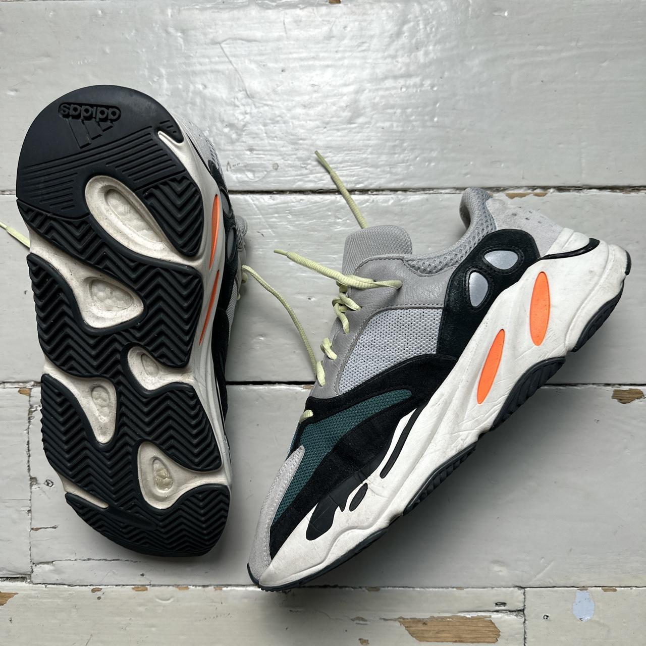Yeezy 700 Boost Waverunner