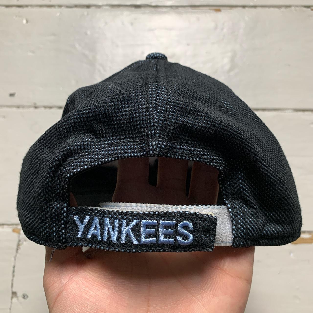 New York Yankees NY Strap Baseball Cap Blue and Black