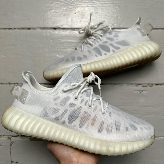 Yeezy 350 v2 Boost Mono White