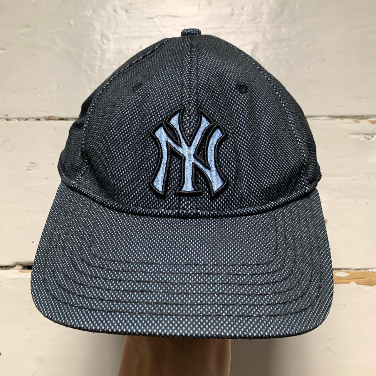 New York Yankees NY Strap Baseball Cap Blue and Black