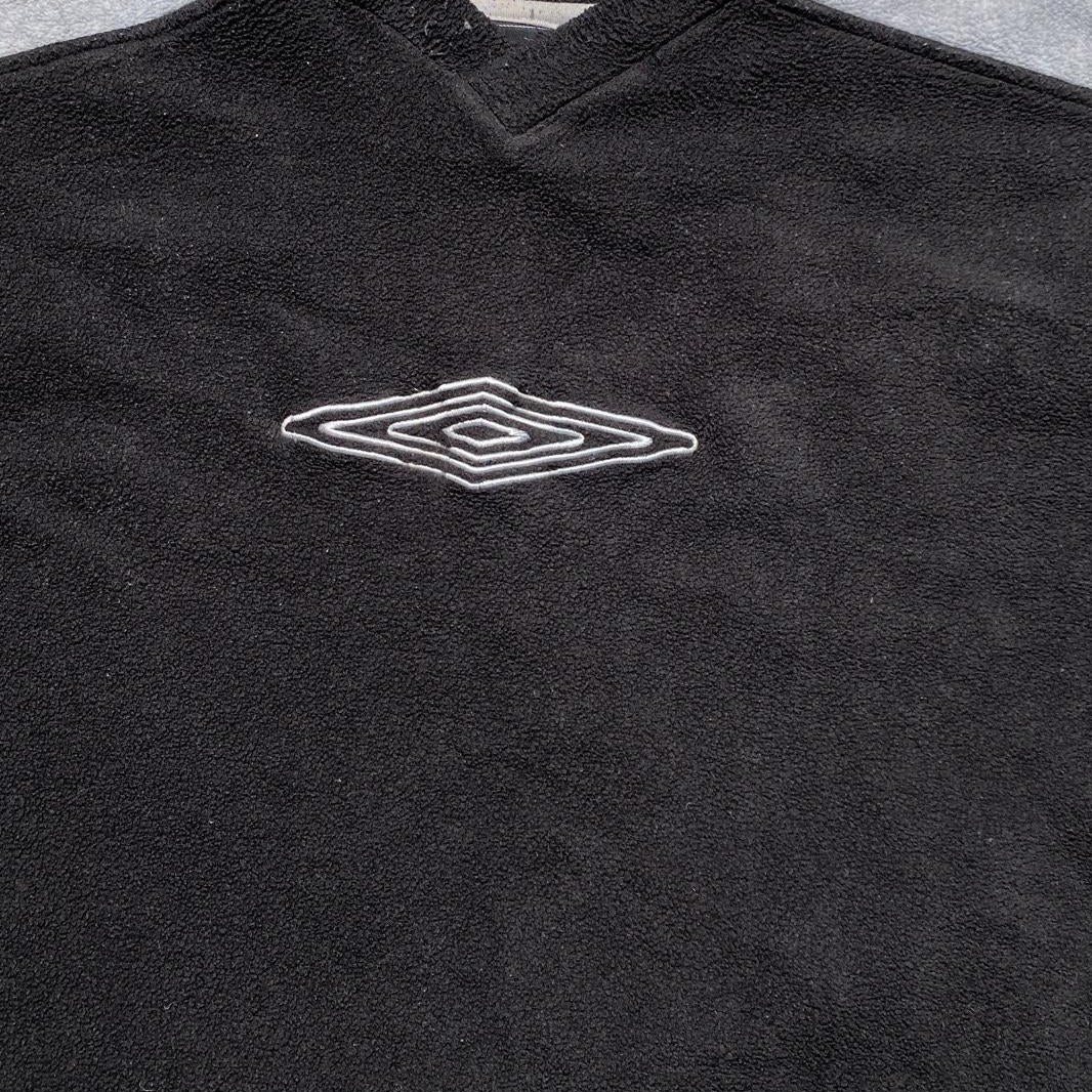 Umbro Vintage Black and Grey Fleece Jumper (XL)