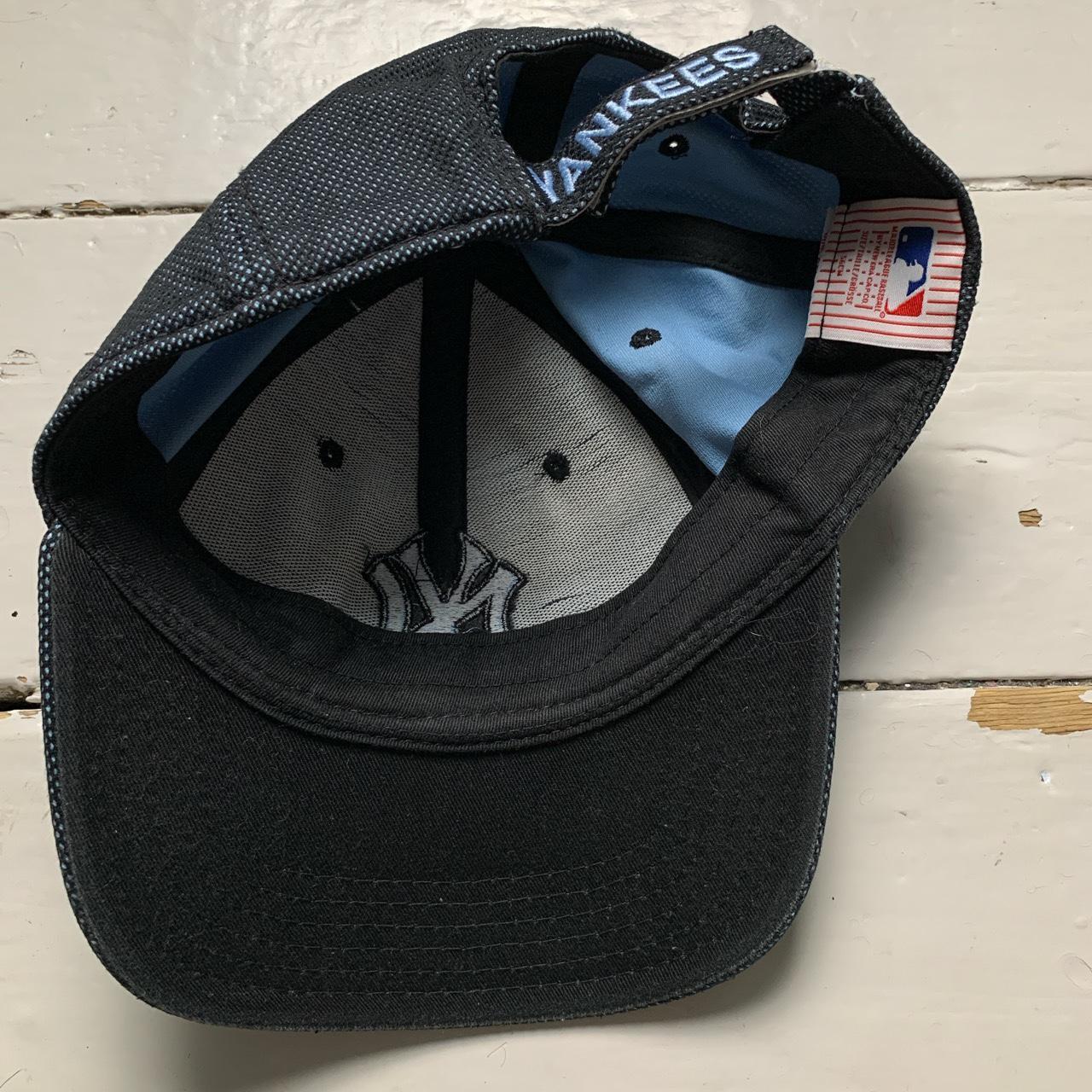 New York Yankees NY Strap Baseball Cap Blue and Black