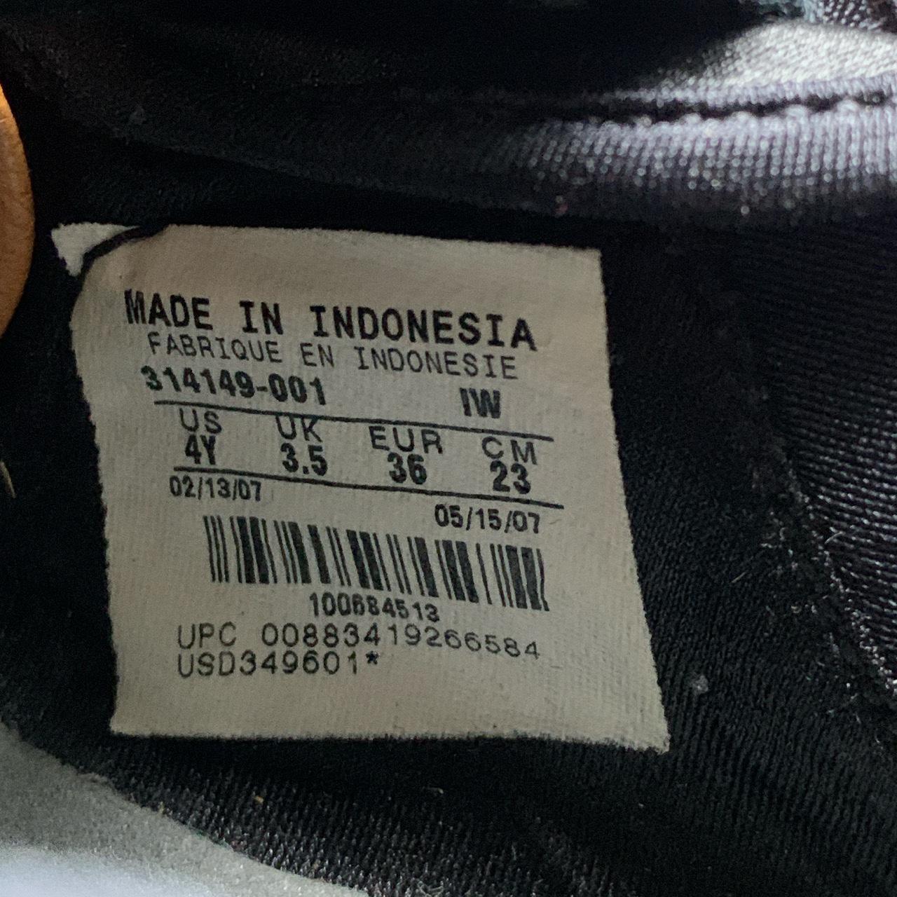 Nike Air Rift Black Leather and White (UK 3.5)
