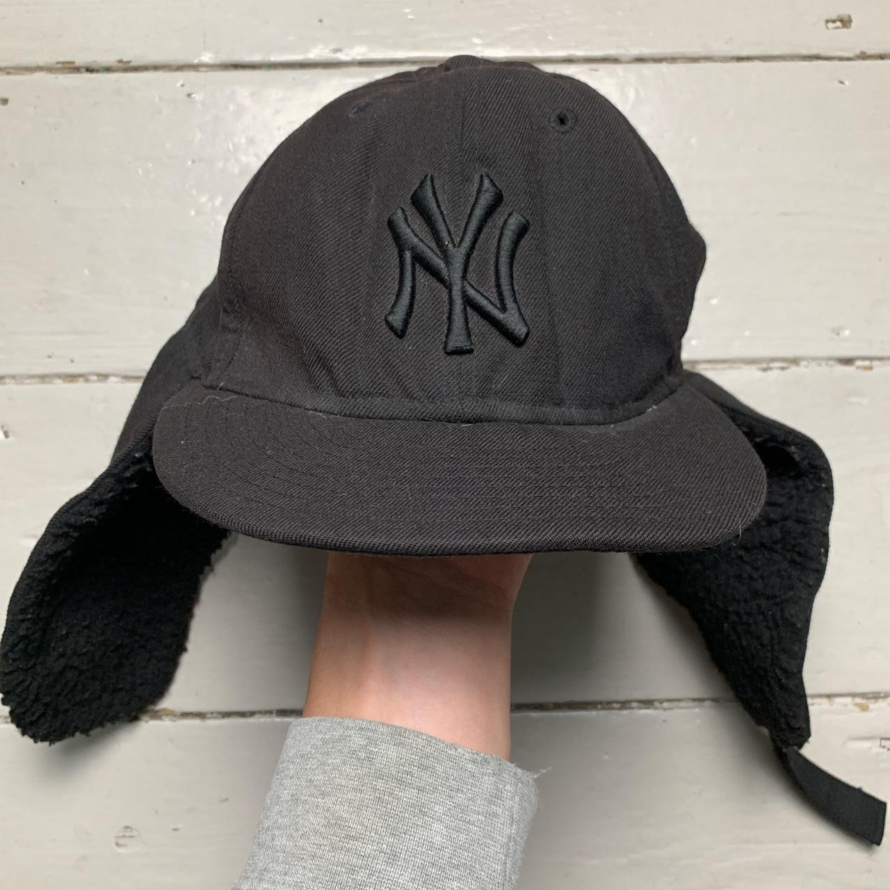 New Era New York Yankees Black Trapper Dog Ear Fitted Cap