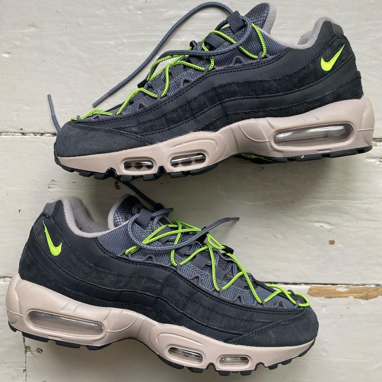 Air max shop 95 with strings