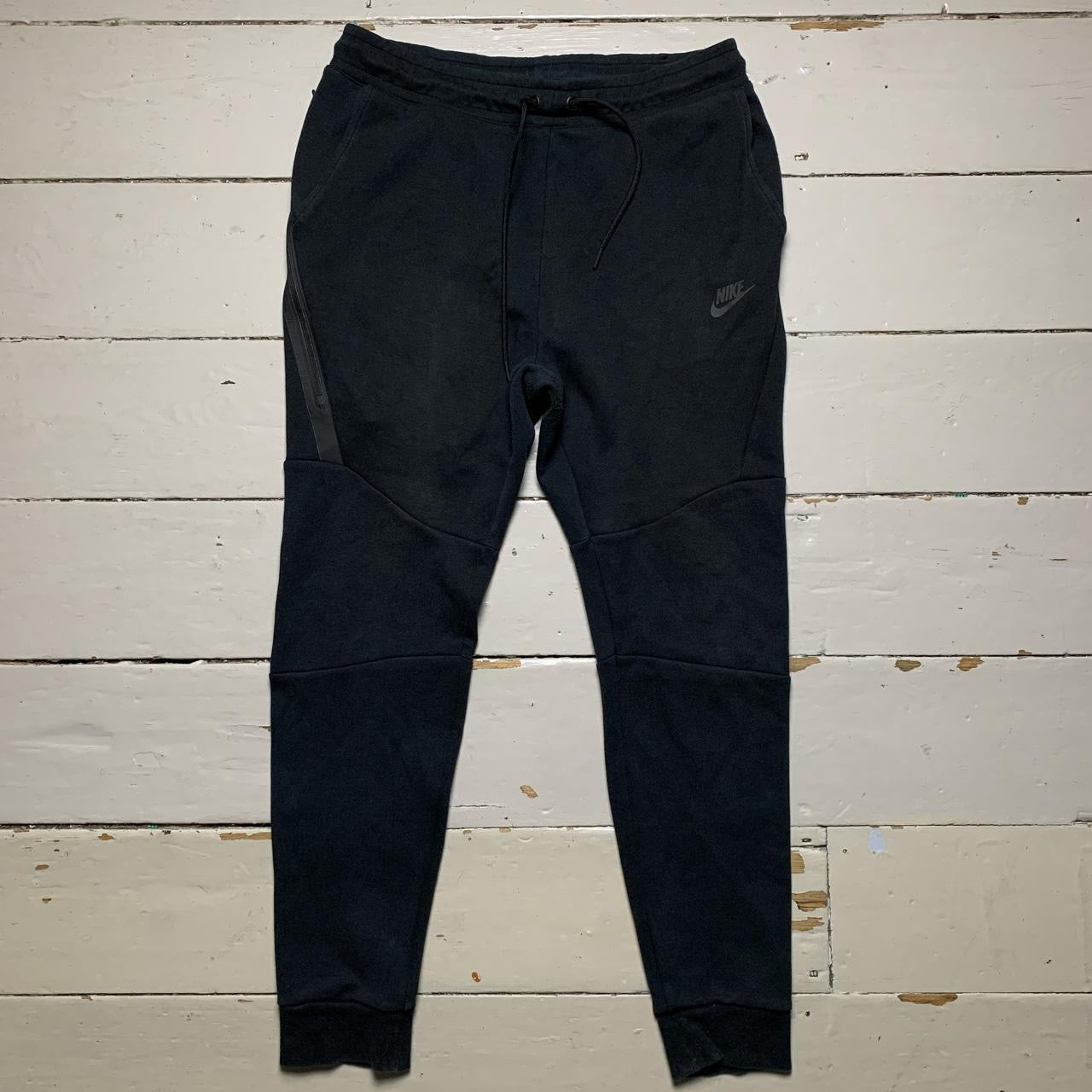 Nike Tech Fleece Black Joggers (Medium)