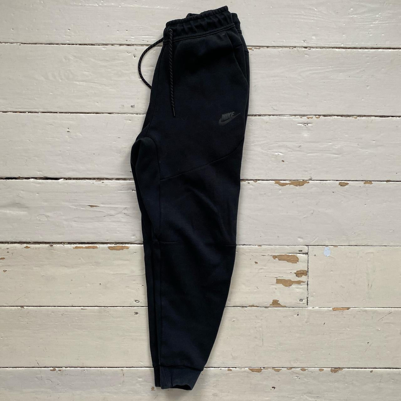 Nike Tech Fleece Black Joggers (XS)