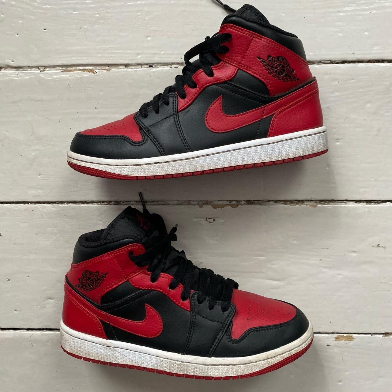 Jordan 1 Mid Banned (UK 6)