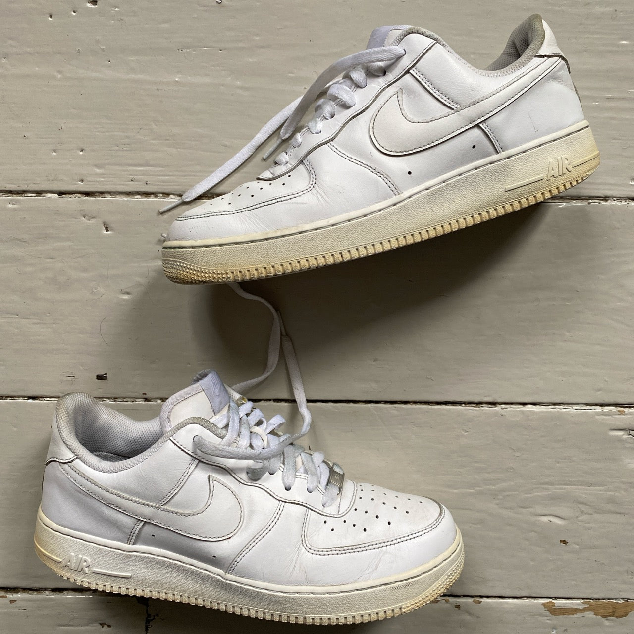 Nike Air Force 1 White (UK 9)