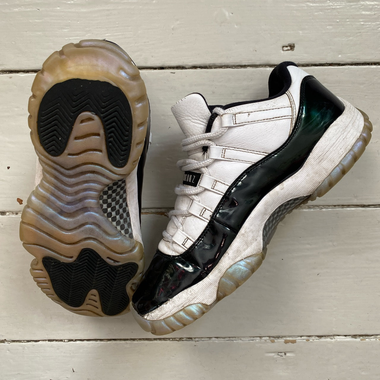 Jordan 11 Emerald Chameleon (UK 8.5)